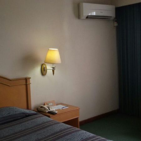 Hotel Sandjaja Палембанг Экстерьер фото
