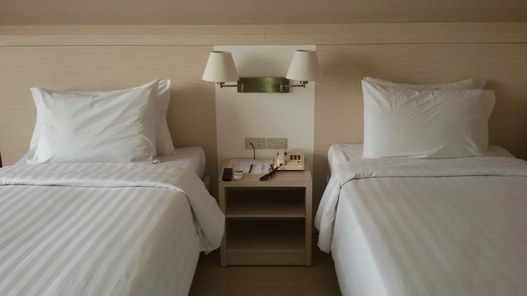 Hotel Sandjaja Палембанг Экстерьер фото