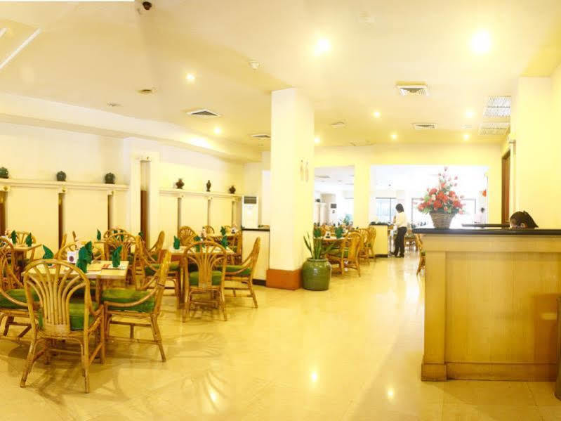 Hotel Sandjaja Палембанг Экстерьер фото