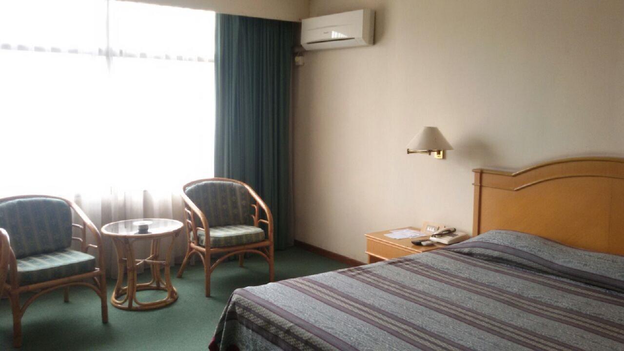 Hotel Sandjaja Палембанг Экстерьер фото